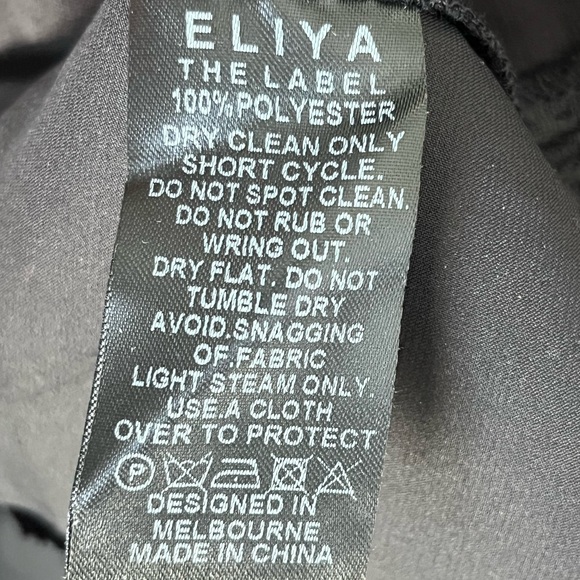 Elegant Black Dress - Picture 12 of 15